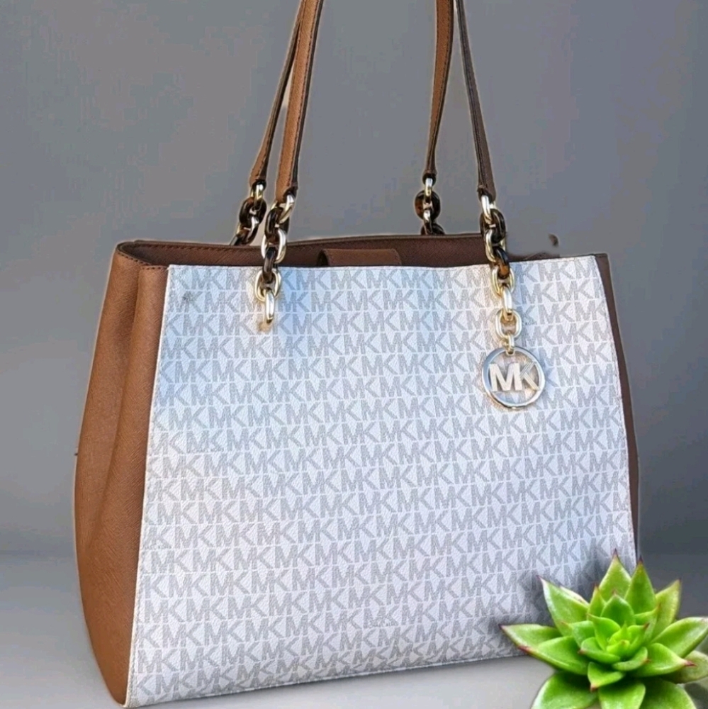 MICHAEL KORS Chain LRG Sophia Tote Shoulder Bag Purse VANILLA SIGNATURE PVC/Lthr